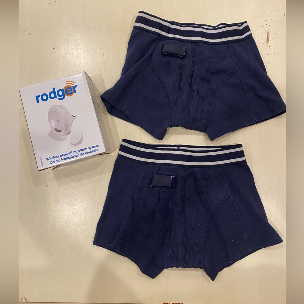 RODGER wireless bed wetting alarm system